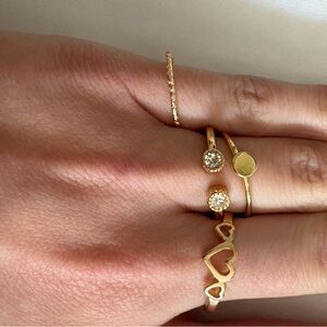 🌸Elegant Gold Heart Ring Set